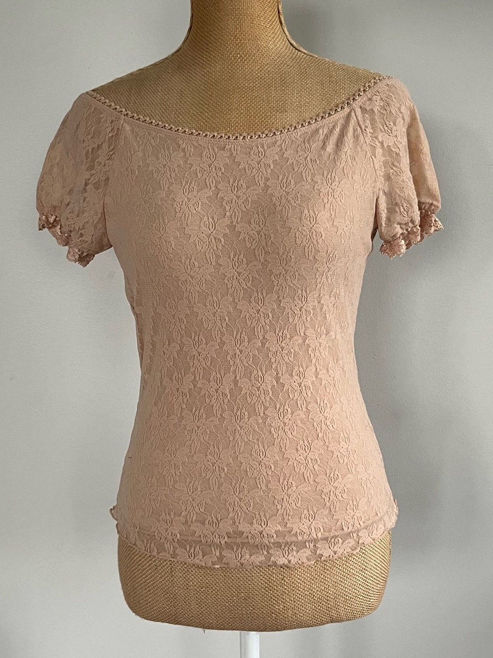 Vintage Y2K Newport News Blush Lace Off Shoulder Coquette Top Small